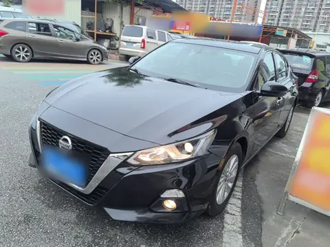 Nissan Teana 2022