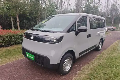 Maxus Dana V1 2026