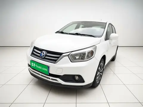 Venucia D50 2015