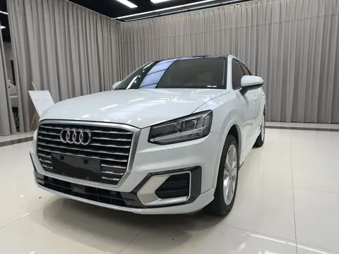 Audi Q2L 2019