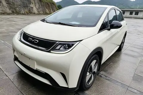 BYD Dolphin 2023