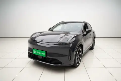 Lynk & Co 08 EM-P 2023