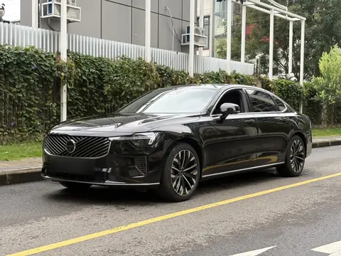 Volvo S90 2025