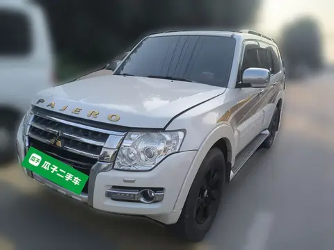 Mitsubishi Pajero 2018