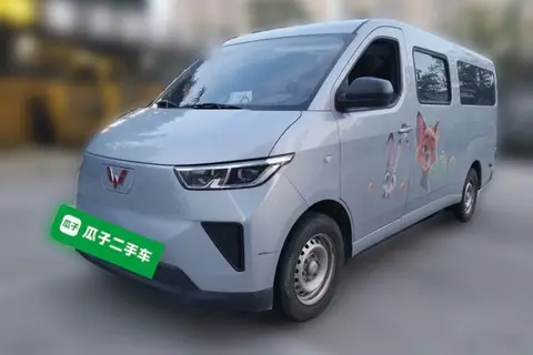 Wuling Yangguang 2025