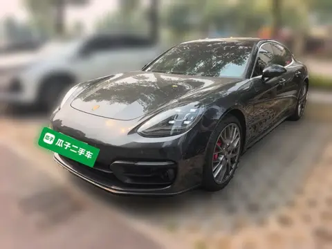 Porsche Panamera 2022