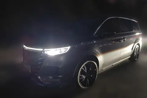Roewe iMAX8 2024