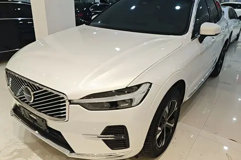 Volvo XC60 2025