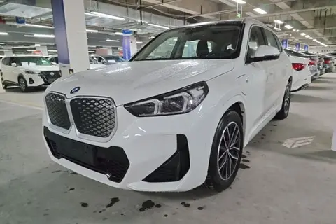 BMW iX1 2025