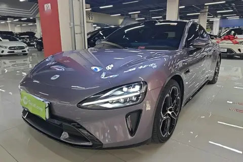 Xiaomi SU7 2024