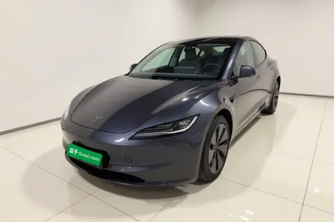 Tesla Model 3 2025