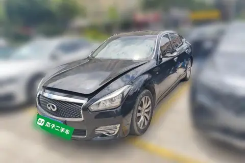 Infiniti Q70 2015