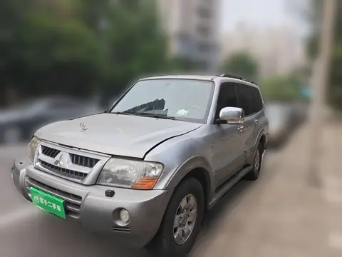 Mitsubishi Pajero 2009