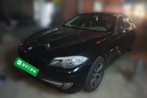 BMW 5 Series 2010 — фото 1