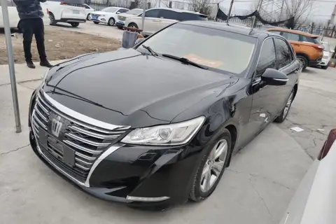 Toyota Crown 2015