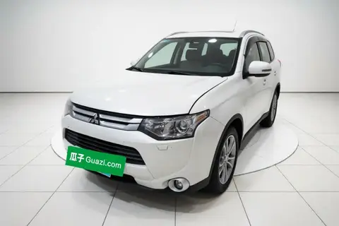 Mitsubishi Outlander 2014