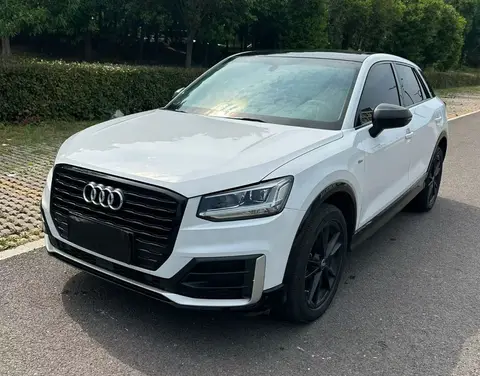 Audi Q2L 2020