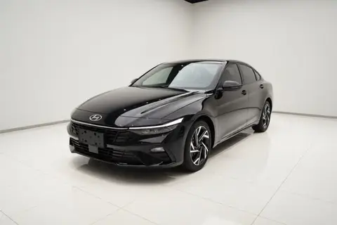 Hyundai Elantra 2025