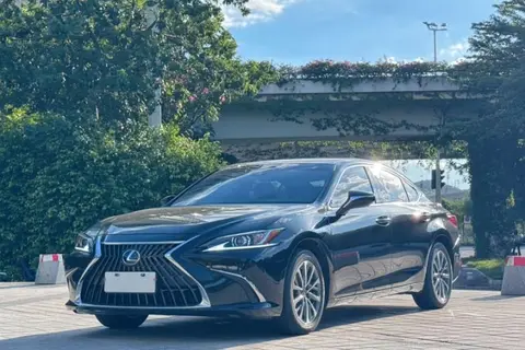Lexus ES 2023