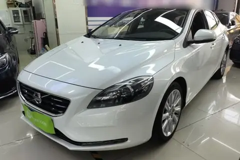 Volvo V40 2015