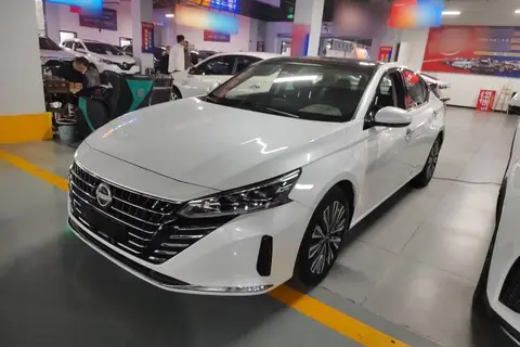 Nissan Teana 2023