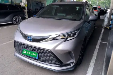 Toyota Granvia 2023