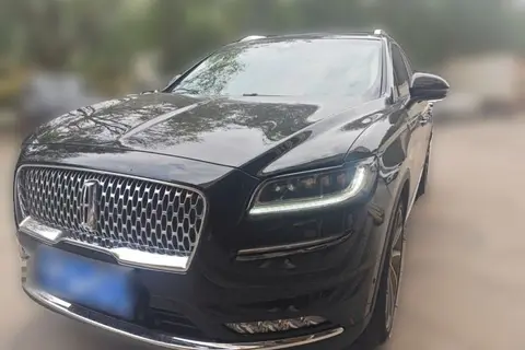 Lincoln Nautilus 2021