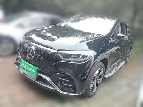 Mercedes-Benz EQE SUV 2023