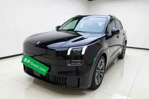 Lynk & Co 900 2025