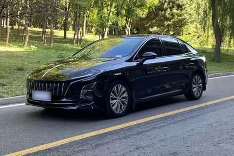Hongqi E-QM5 2024