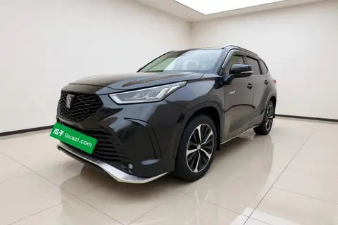 Toyota Crown Kluger 2022