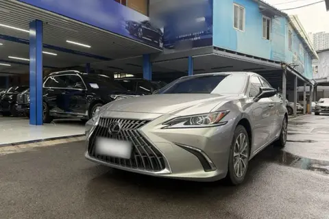 Lexus ES 2024
