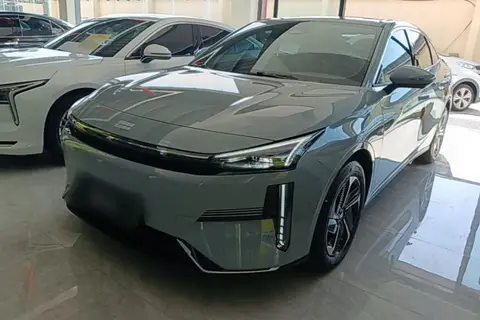 Geely L6 2024