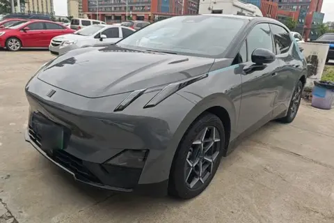 Lynk & Co Z20 2024