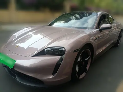 Porsche Taycan 2022
