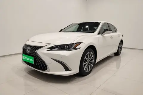 Lexus ES 2023