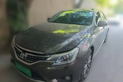 Toyota Reiz 2014