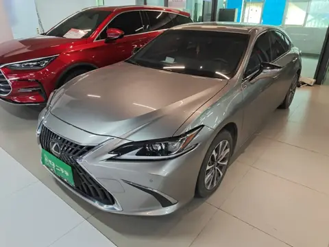 Lexus ES 2023