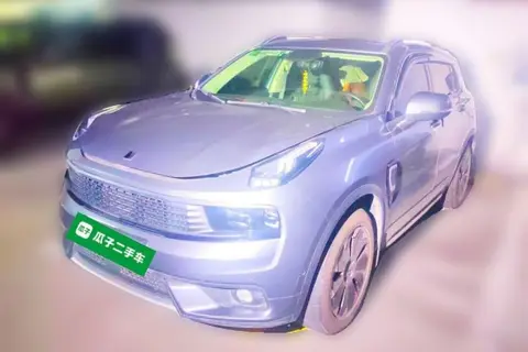 Lynk & Co 01 EM-P 2019