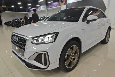 Audi Q2L 2023