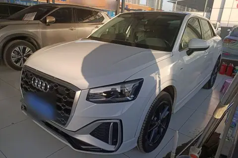 Audi Q2L 2023