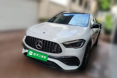 Mercedes-Benz GLA AMG 2021