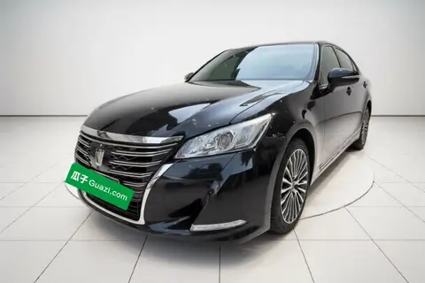 Toyota Crown 2018