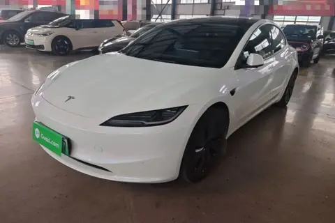 Tesla Model 3 2025