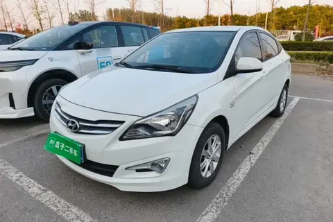 Hyundai Reina 2014