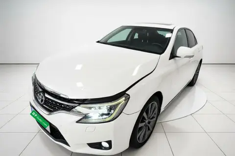 Toyota Reiz 2015