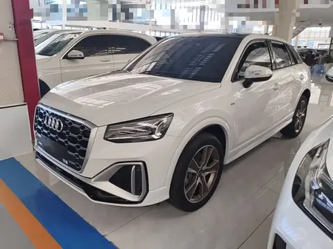 Audi Q2L 2023