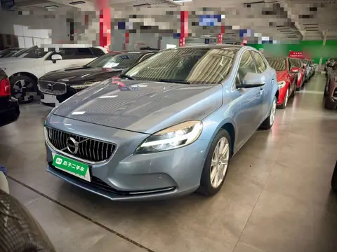 Volvo V40 2018