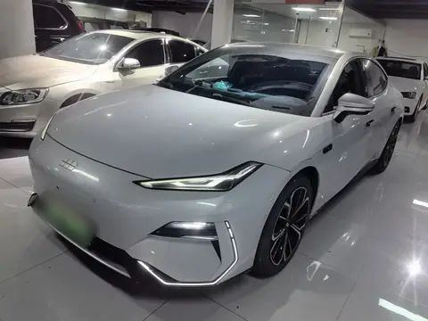 Geely E8 2025
