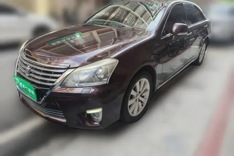 Toyota Crown 2013